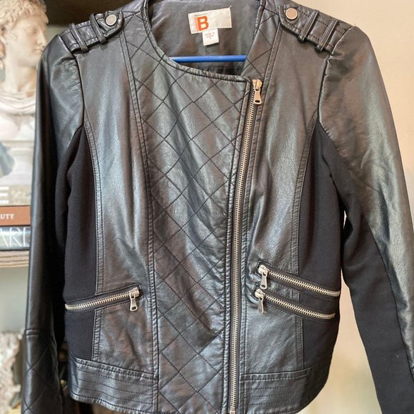 Bernardo Jackets & Blazers - Bernardo Mixed Media Quilted Faux Leather Jacket M